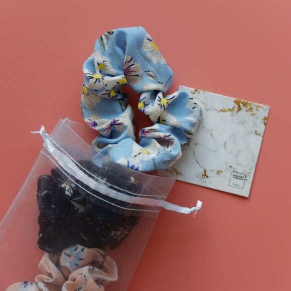 Floral Scrunchie - Night out at Leblon - Picture 5 of 9